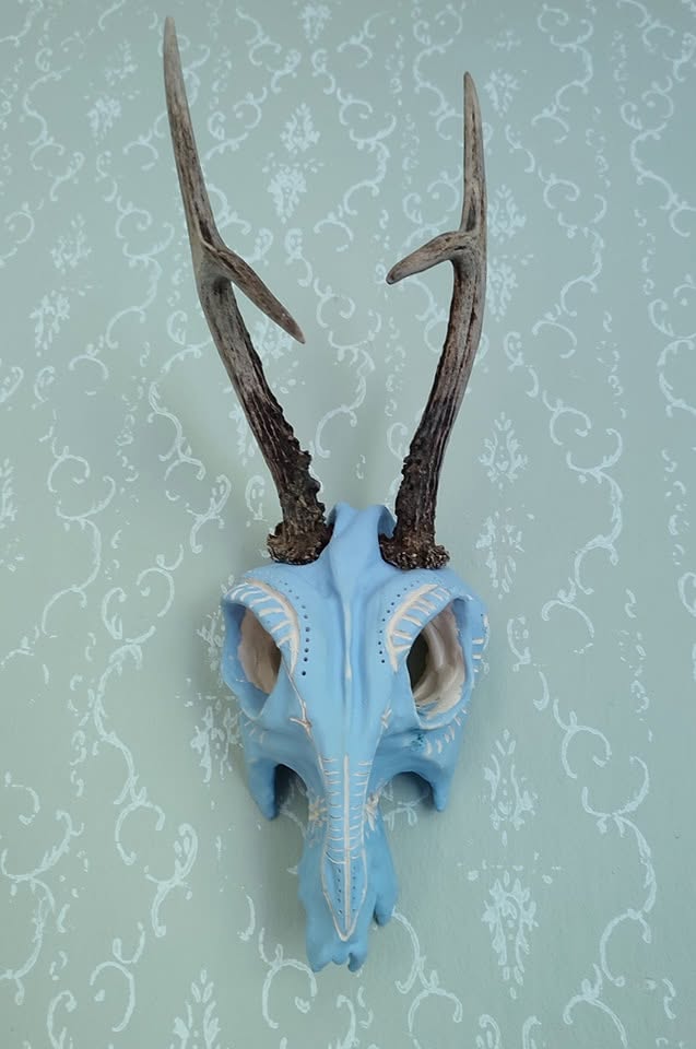 CERAMICZNA CZASZKA Z PRAWDZIWYMI ROGAMI